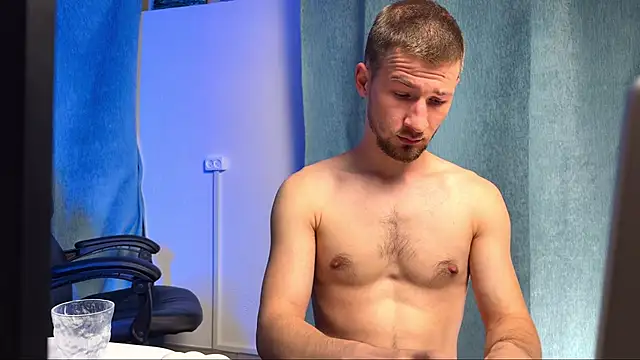 Snapshot of Farmer_James chatting on 10/01/25, 04:24 Farmer James online show from 10/01/25, 04:24