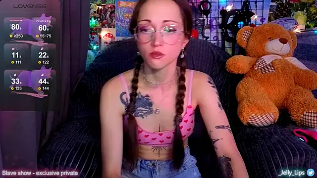 Snapshot of ServantBrook chatting on 10/08/25, 04:43 ServantBrook online show from 10/08/25, 04:43