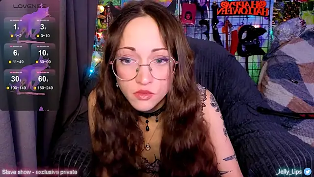 Snapshot of ServantBrook chatting on 11/04/25, 05:28 ServantBrook online show from 11/04/25, 05:28