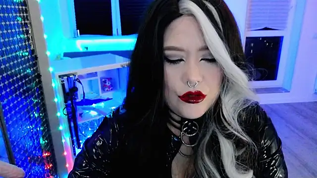 Snapshot of wickedxqueen chatting on 03/22/26, 09:29 wickedxqueen online show from 03/22/26, 09:29