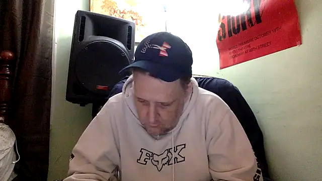 Snapshot of PhoenixFir1976 chatting on 01/05/25, 10:53 PhoenixFir1976 online show from 01/05/25, 10:53