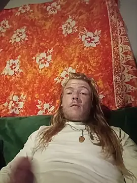 Snapshot of Salted_Playday chatting on 10/31/25, 02:12 Salted Playday online show from 10/31/25, 02:12