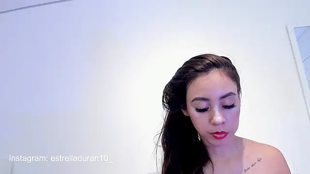 Estrella Duran online show from 12/17/24, 10:54