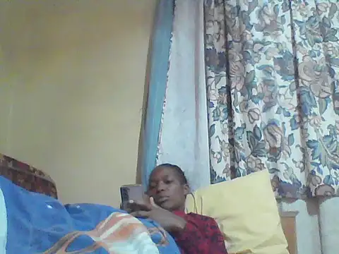 Snapshot of Smillie_prety chatting on 06/14/26, 03:41 Smillie prety online show from 06/14/26, 03:41