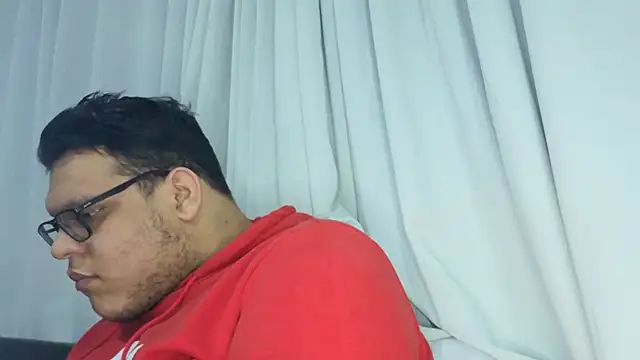 Snapshot of batman2433 chatting on 10/30/25, 06:52 batman2433 online show from 10/30/25, 06:52