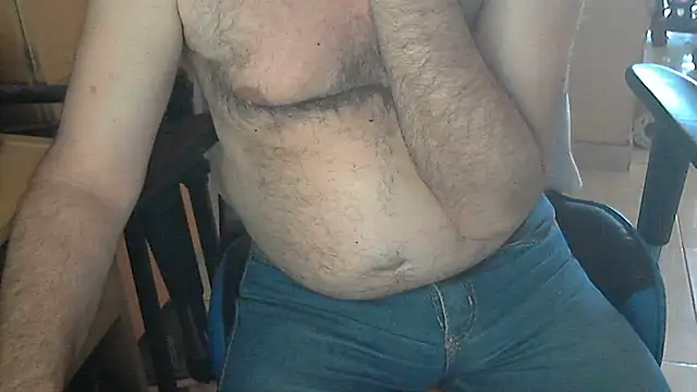 angelgarcia269 online show from 12/17/24, 05:47