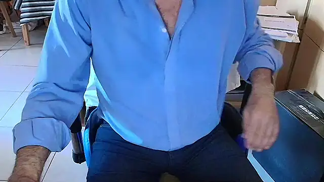 angelgarcia269 online show from 10/31/25, 08:43