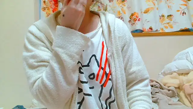 liliyRiSAcha-n online show from 01/23/25, 10:44