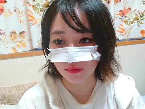 liliyRiSAcha-n online show from 10/16/25, 07:20