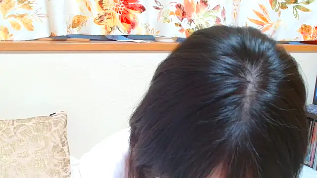 liliyRiSAcha-n online show from 10/20/25, 07:31