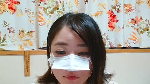 liliyRiSAcha-n online show from 11/12/25, 07:31