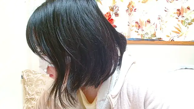 liliyRiSAcha-n online show from 02/10/26, 07:23