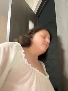 Taisia W online show from 10/13/25, 06:57