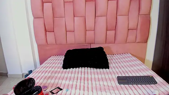 JuliKim  online show from 10/01/25, 12:44