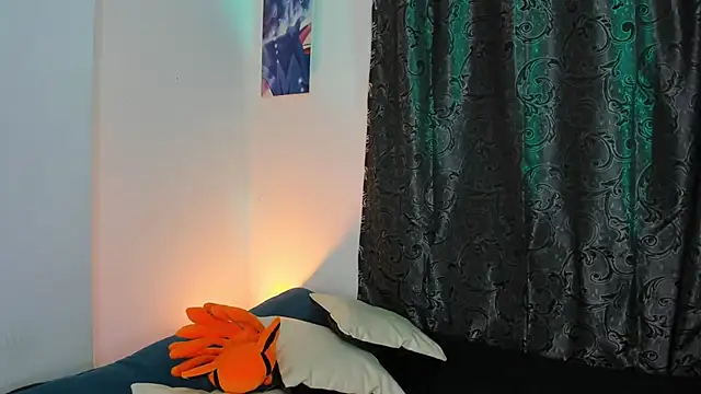 emma woods  online show from 09/09/25, 02:44