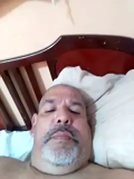 Snapshot of Cerebro77 chatting on 10/30/25, 04:14 Cerebro77 online show from 10/30/25, 04:14