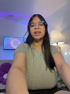 tati reyess online show from 05/22/26, 12:22