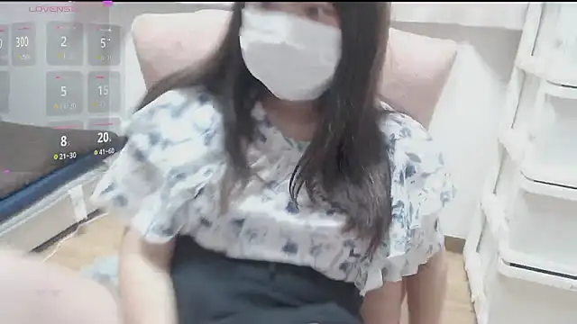 Snapshot of Moka_Chip_Frappuccino chatting on 07/19/26, 12:42 Moka Chip Frappuccino online show from 07/19/26, 12:42