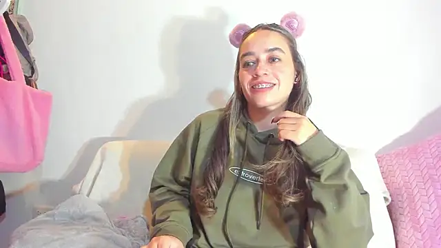 Natalia Suarez online show from 10/11/25, 01:05