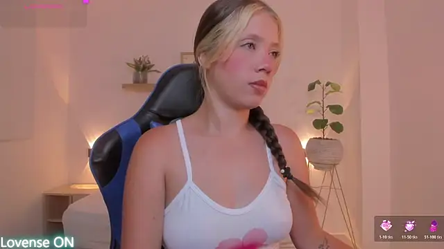 Snapshot of nataly_rodri chatting on 05/27/26, 01:57 nataly rodri online show from 05/27/26, 01:57