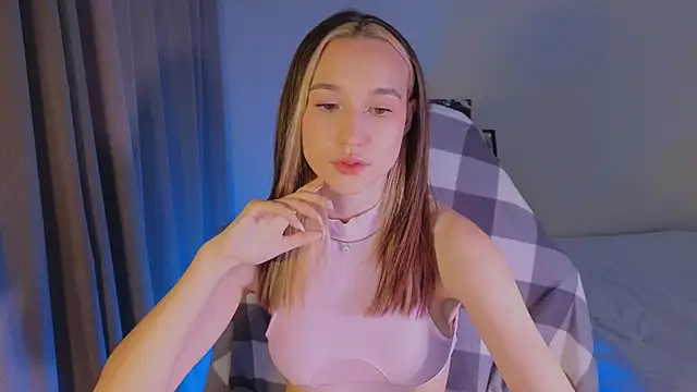 Snapshot of shey1i chatting on 12/21/25, 03:19 shey1i online show from 12/21/25, 03:19