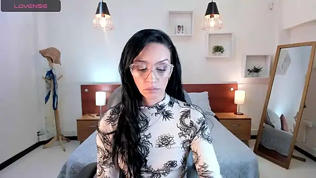 Kristen Garner online show from 01/19/25, 04:22