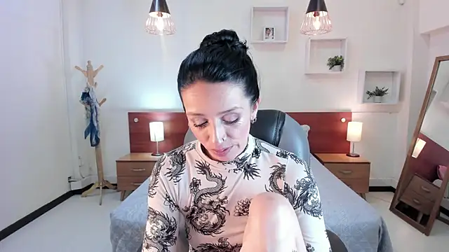 Kristen Garner online show from 01/31/25, 11:24