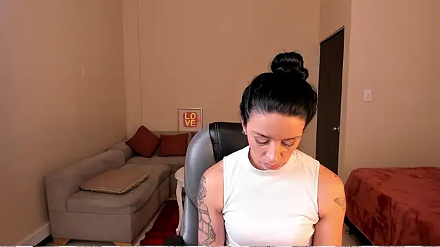 Kristen Garner online show from 04/01/26, 08:06