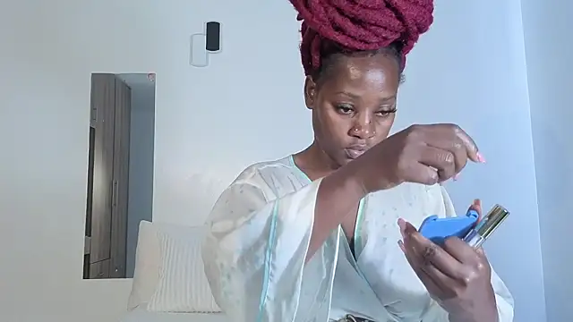 Snapshot of Elegant_Ebony chatting on 10/19/25, 01:45 Elegant Ebony online show from 10/19/25, 01:45