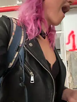 Snapshot of Dina-Light chatting on 02/15/25, 02:44 Dina-Light online show from 02/15/25, 02:44