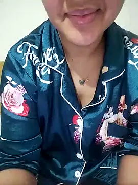 lolo890 online show from 04/17/26, 12:13