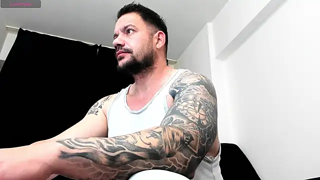 musclemonster31 online show from 12/21/25, 11:56