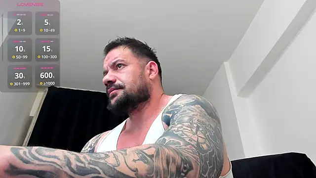 Snapshot of musclemonster31 chatting on 05/02/26, 09:09 musclemonster31 online show from 05/02/26, 09:09