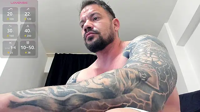 Snapshot of musclemonster31 chatting on 05/28/26, 05:05 musclemonster31 online show from 05/28/26, 05:05