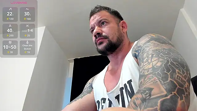 Snapshot of musclemonster31 chatting on 06/30/26, 03:18 musclemonster31 online show from 06/30/26, 03:18