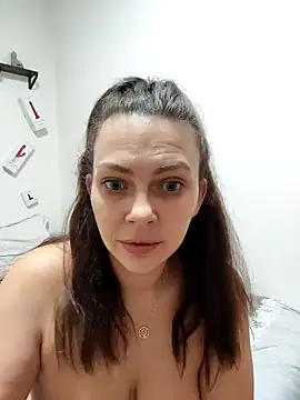 Snapshot of LEAsquirt91 chatting on 12/20/24, 03:53 LEAsquirt91 online show from 12/20/24, 03:53