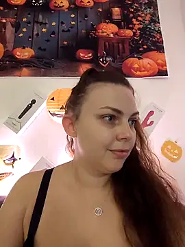 Snapshot of LEAsquirt91 chatting on 11/08/25, 10:19 LEAsquirt91 online show from 11/08/25, 10:19