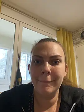 Snapshot of LEAsquirt91 chatting on 12/04/25, 12:36 LEAsquirt91 online show from 12/04/25, 12:36