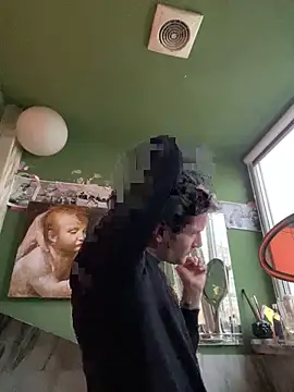 ETHAN MOORE online show from 10/28/25, 01:36