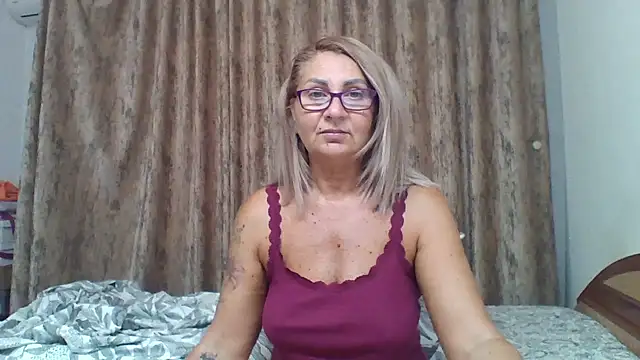 Snapshot of PussyEvely chatting on 07/09/26, 06:01 PussyEvely online show from 07/09/26, 06:01