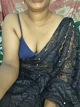 Snapshot of Malluivaniya chatting on 10/26/25, 06:14 Malluivaniya online show from 10/26/25, 06:14