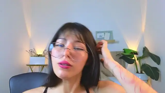 riley sierra online show from 12/12/24, 07:37