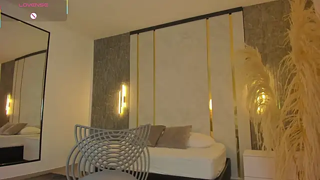 riley sierra online show from 09/23/25, 12:41