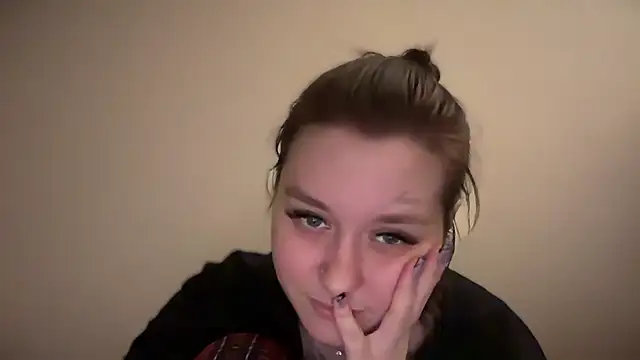 Snapshot of Isabel-Bailey chatting on 01/22/25, 10:05 Isabel-Bailey online show from 01/22/25, 10:05