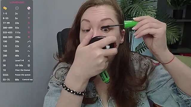 CutieGinger online show from 10/30/25, 08:09