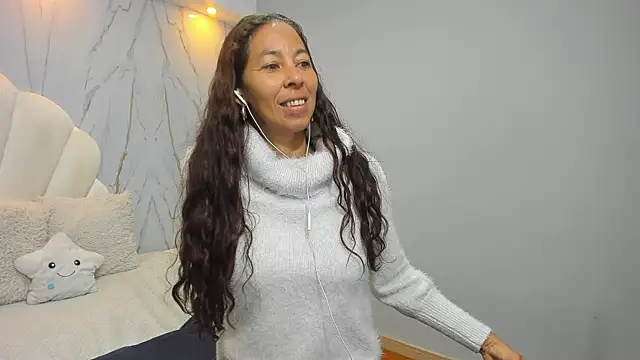 Rosalinda Cortez online show from 12/17/24, 03:49