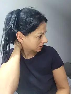 bruneta sexy23 online show from 01/12/25, 04:40