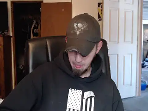 pensguy30 online show from 12/13/24, 08:37