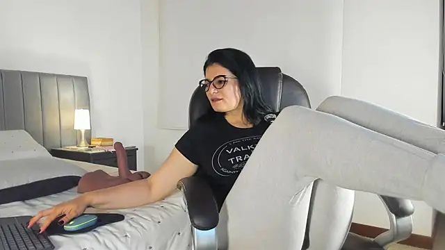 adriana71 online show from 04/11/26, 02:05