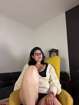 Snapshot of adriana71 chatting on 06/11/26, 03:26 adriana71 online show from 06/11/26, 03:26
